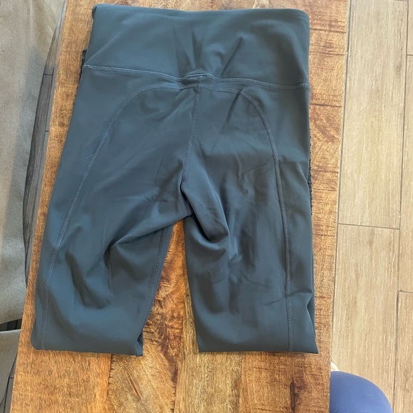 XS UFC LEGGINGS - Picture 4 of 4